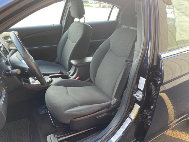 Used 2011 Chrysler 200 Touring FWD image 19