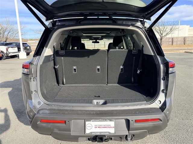 New 2025 Nissan Pathfinder SV w/ SV Premium Package image 12