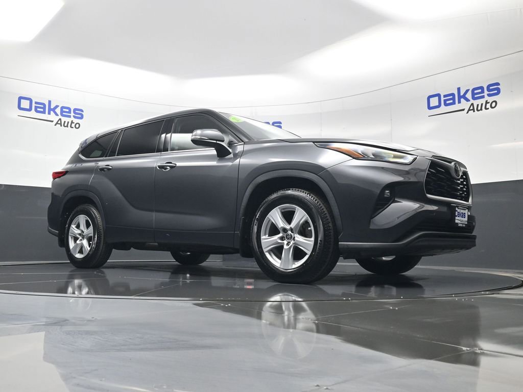 Used 2020 Toyota Highlander LE image 38