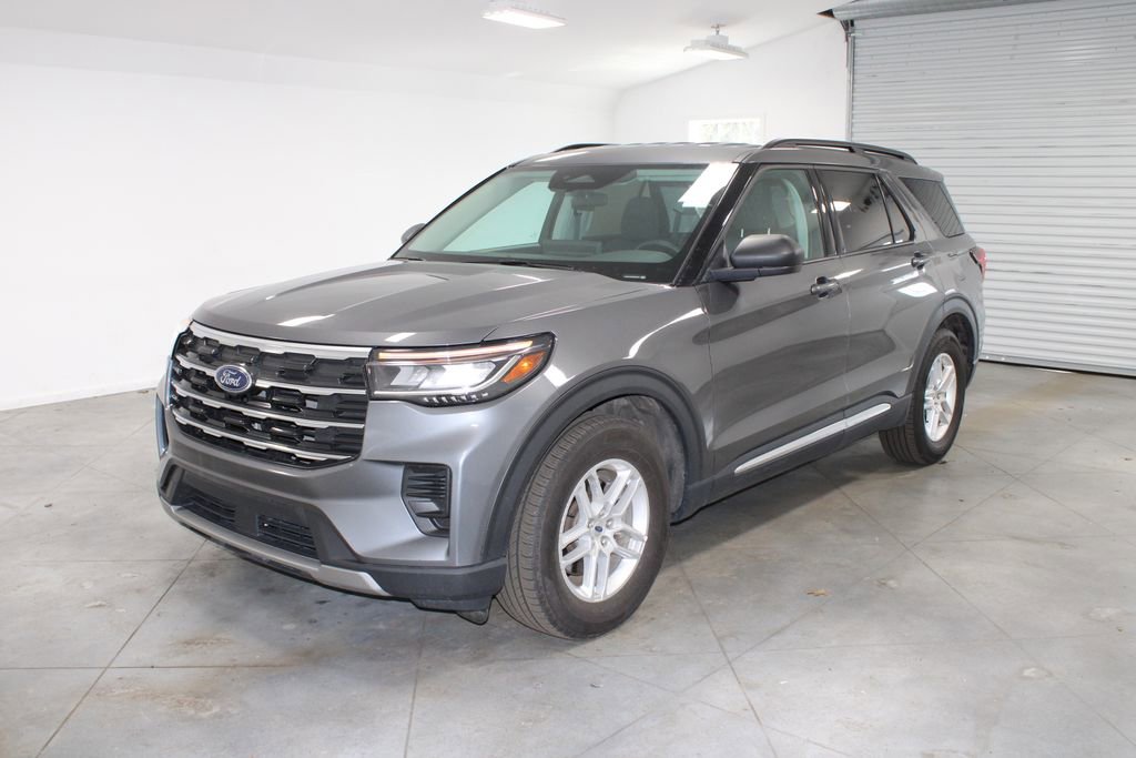 Used 2025 Ford Explorer Active image 4