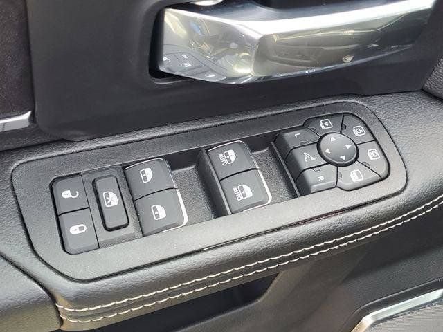 New 2026 RAM 2500 Laramie AWD/4WD image 16