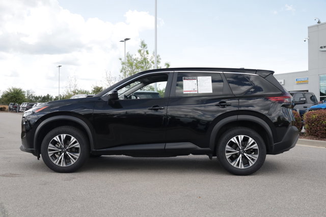 Used 2023 Nissan Rogue SV image 2
