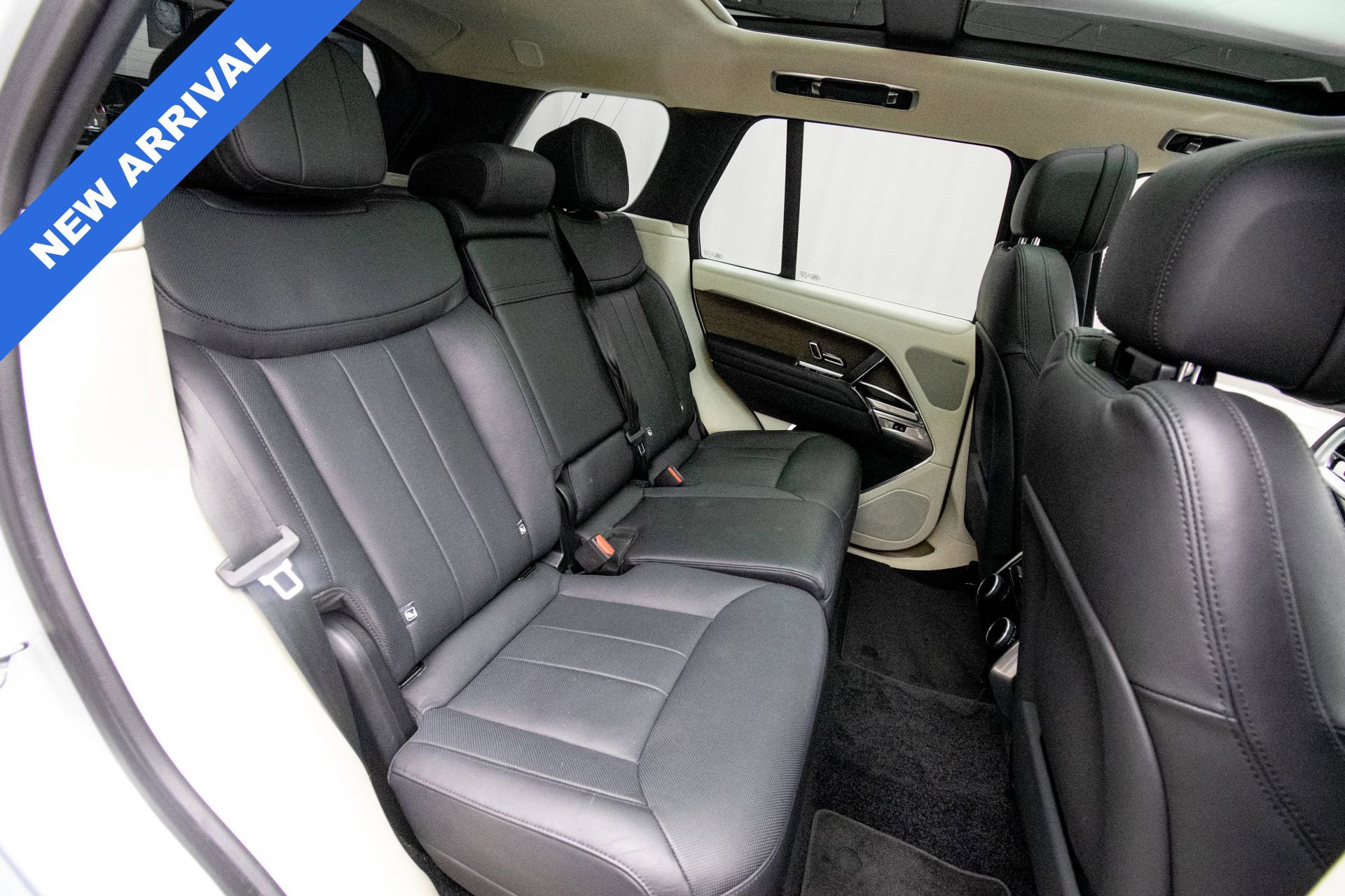 Used 2023 Land Rover Range Rover SE image 25