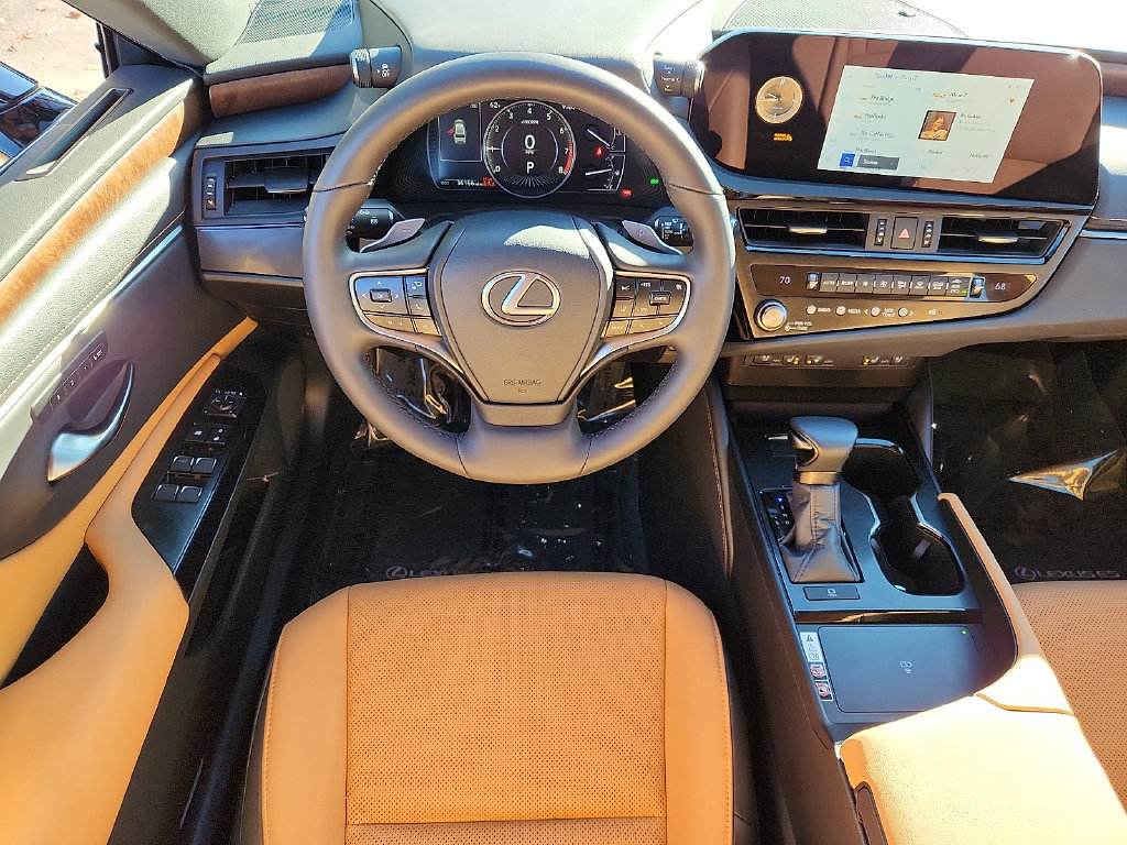 Used 2024 Lexus ES 350 w/ Premium Package FWD image 11