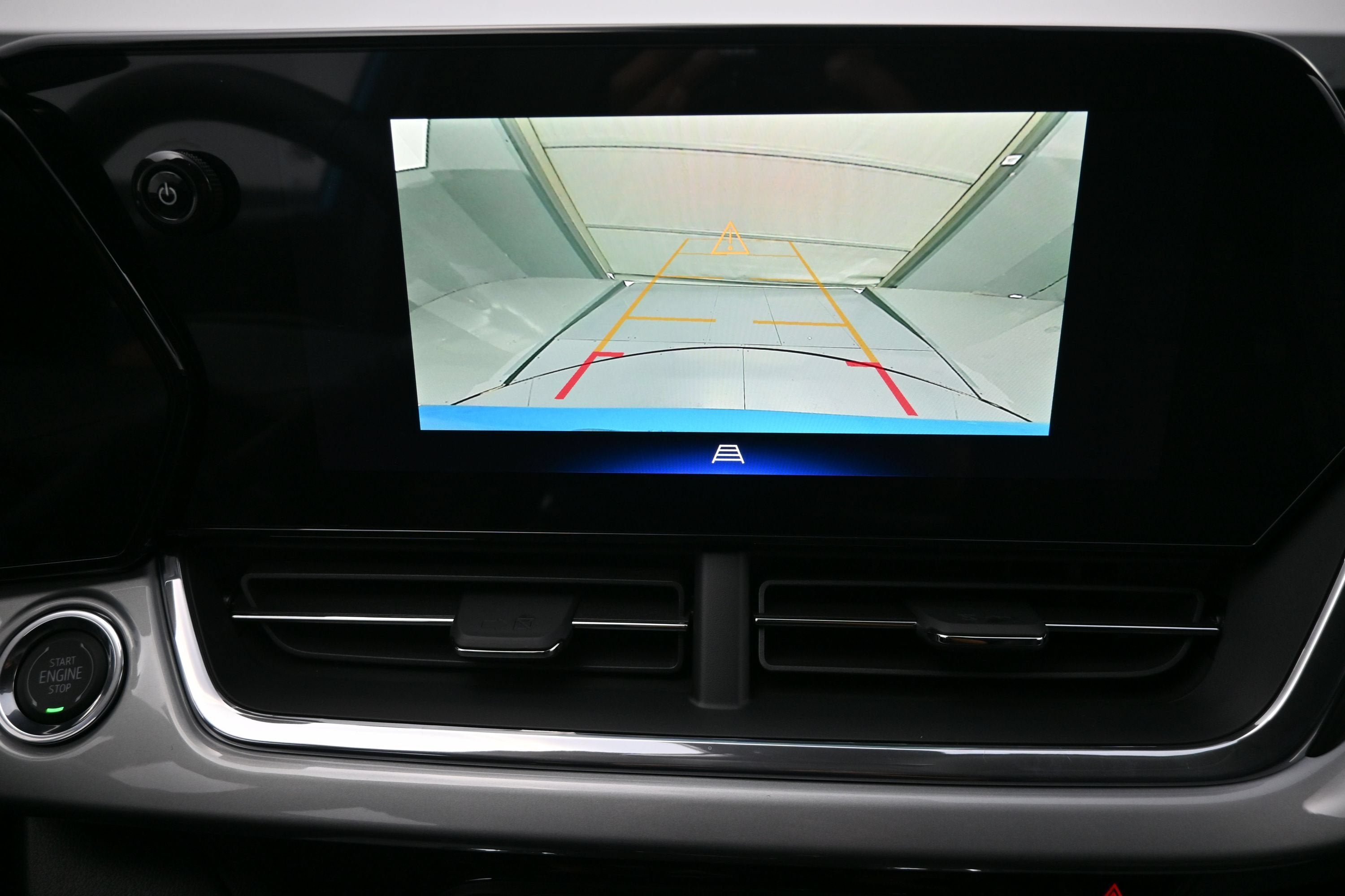 New 2026 Chevrolet Trax LT w/ Sunroof Package FWD image 18