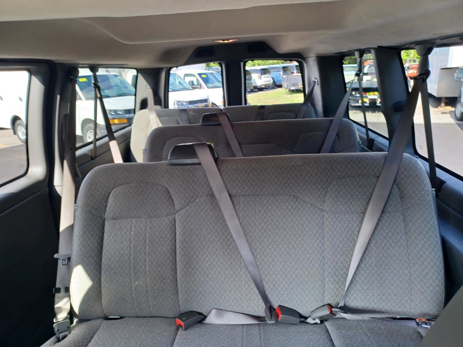 Used 2025 Chevrolet Express 3500 LS w/ Chrome Appearance Package RWD image 9