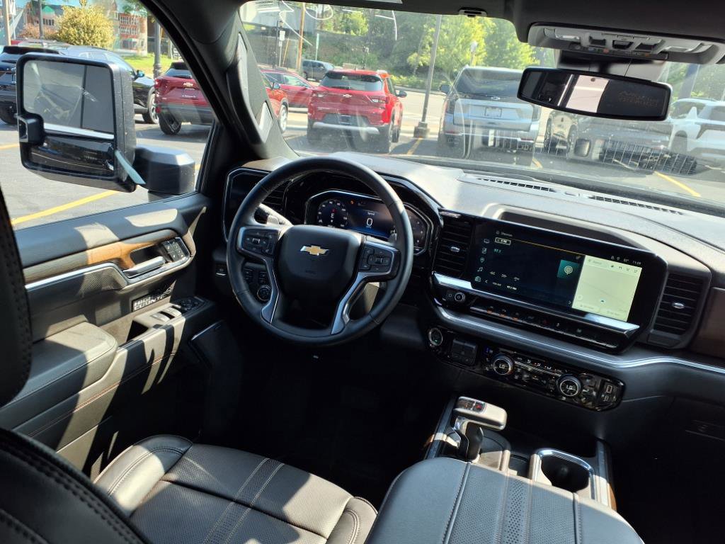 Used 2024 Chevrolet Silverado 1500 High Country w/ High Country Premium Package image 15