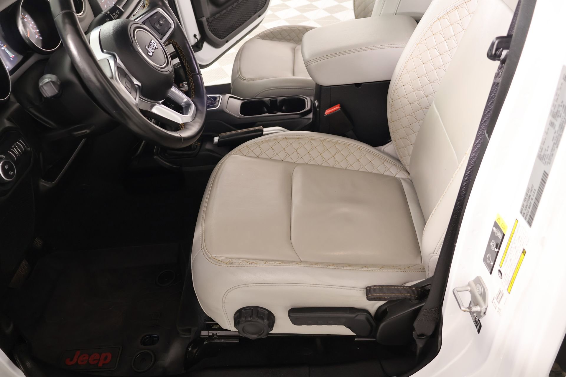 Used 2022 Jeep Gladiator Overland image 12