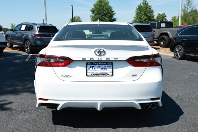 Used 2021 Toyota Camry SE w/ Convenience Package FWD image 7