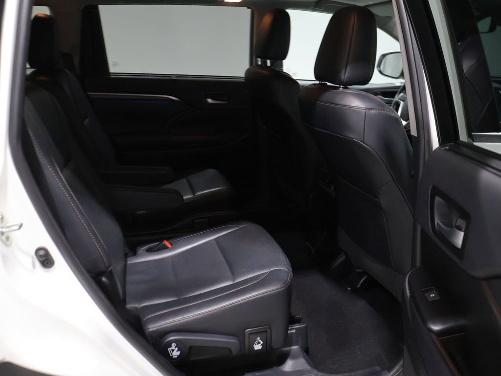 Used 2019 Toyota Highlander Limited image 20