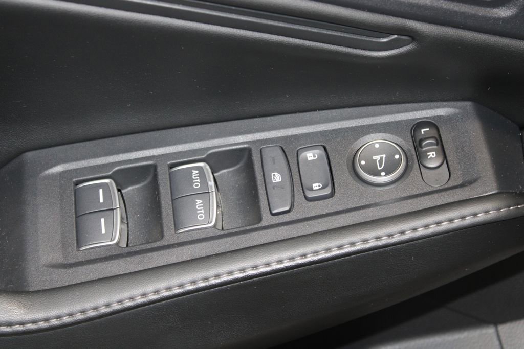 Used 2023 Honda Accord Sport image 9