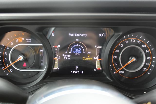 Used 2024 Jeep Wrangler Unlimited Sahara w/ Technology Group AWD/4WD image 18