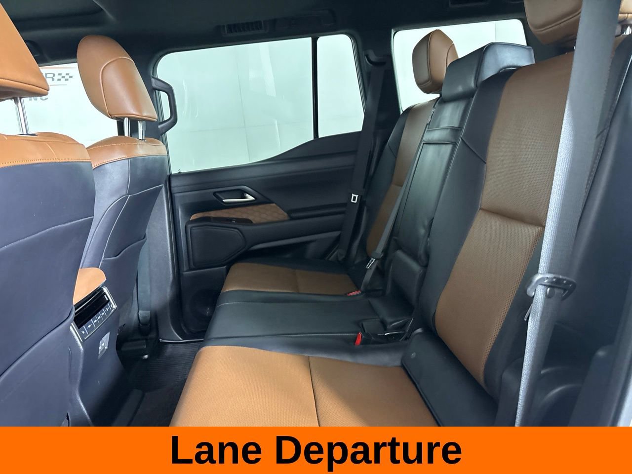 Used 2024 Lexus GX 550 w/ Cold Area Package AWD/4WD image 23