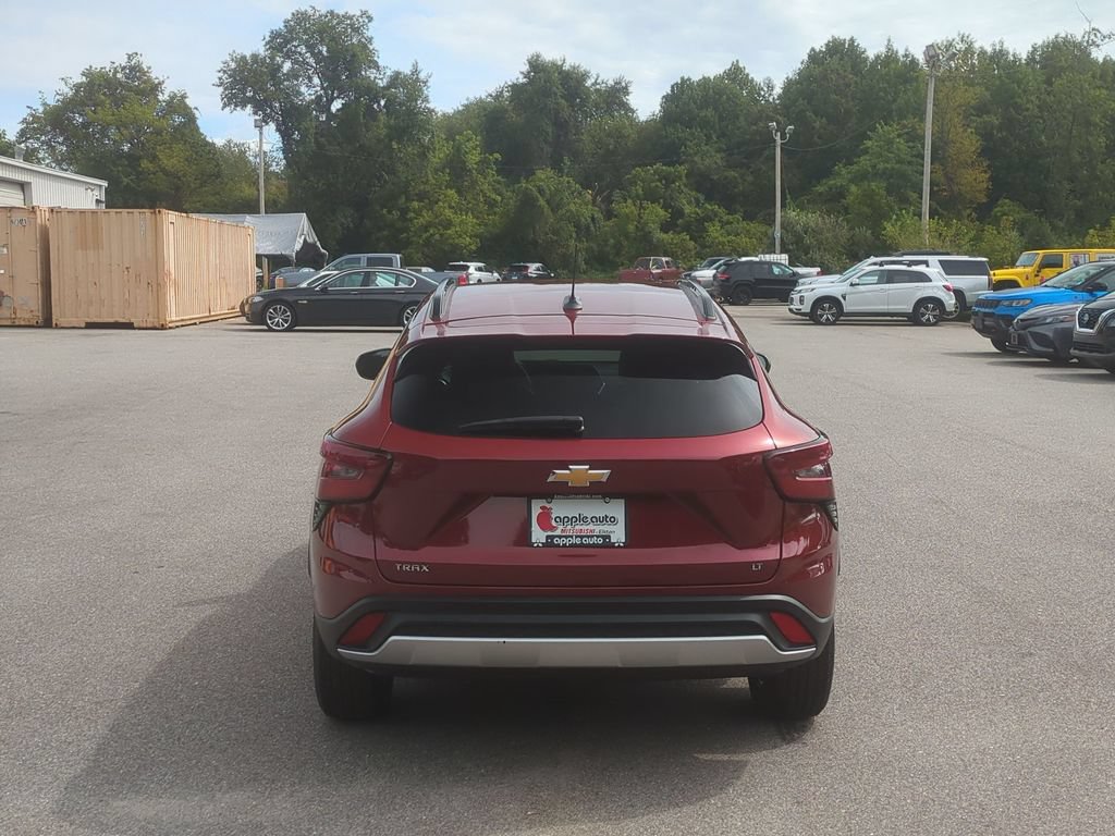 Used 2024 Chevrolet Trax LT FWD image 6