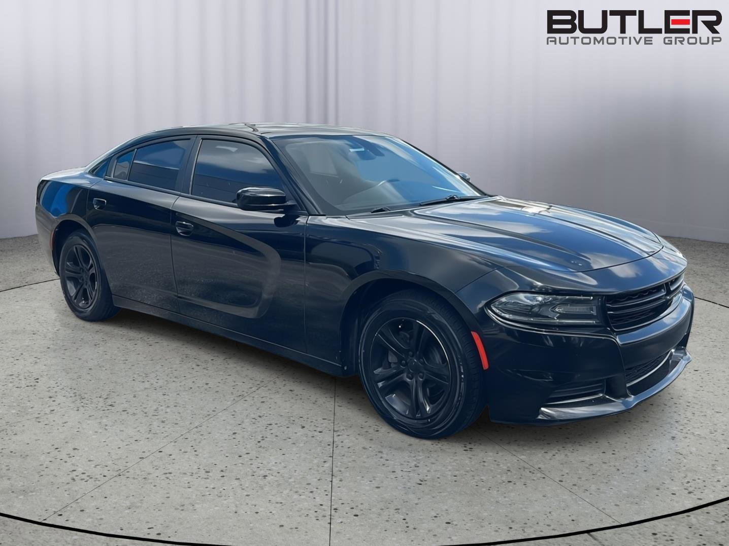 Used 2019 Dodge Charger SXT w/ Leather Interior Group image 8