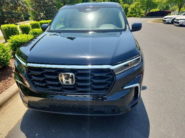 Used 2023 Honda Pilot LX image 9