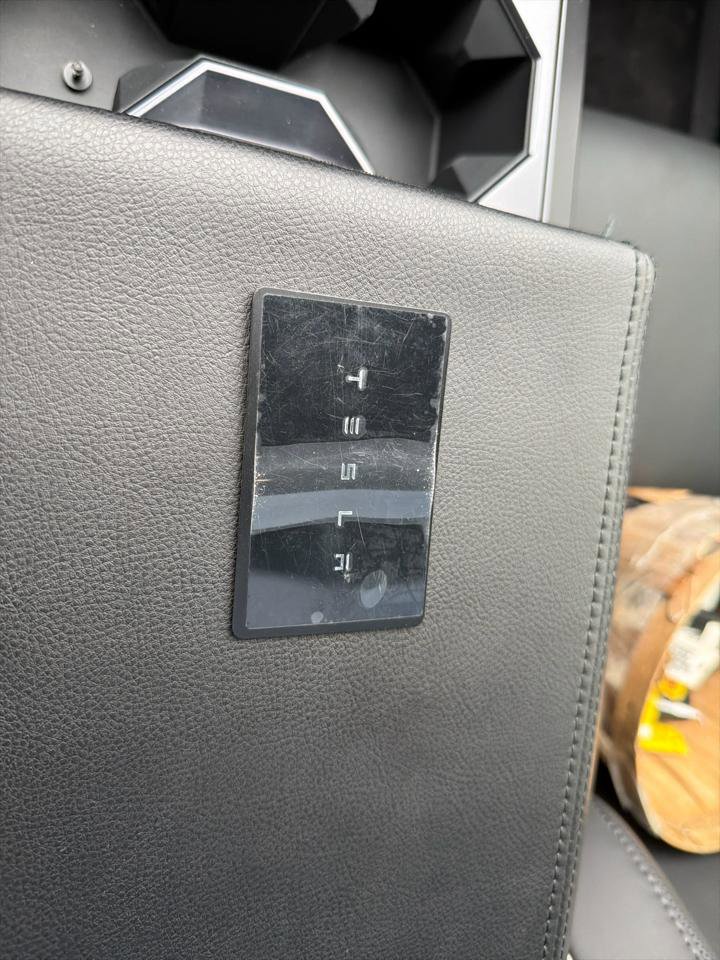 Used 2024 Tesla Cybertruck AWD Crew Cab image 25