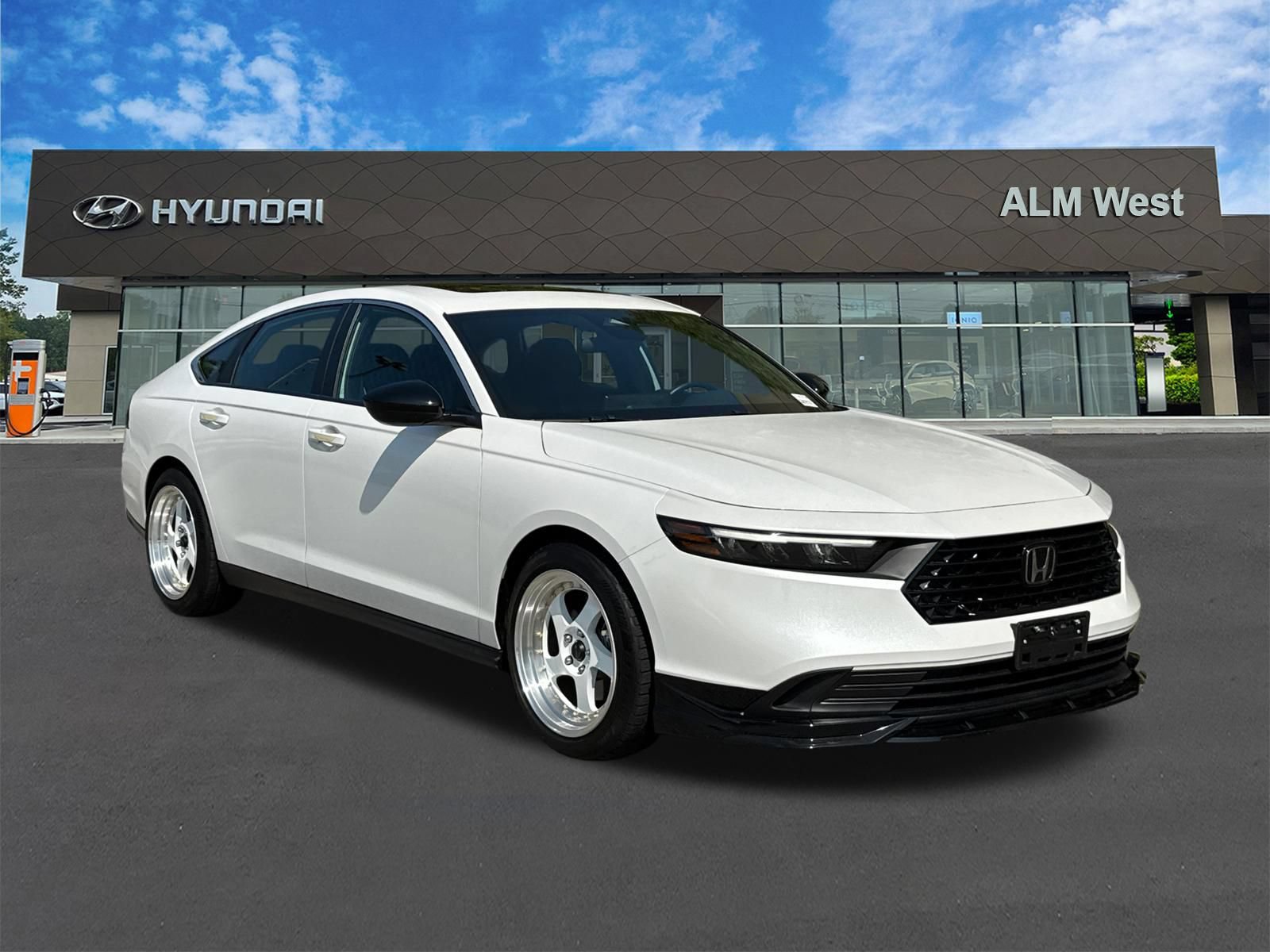 Used 2025 Honda Accord Sport image 3