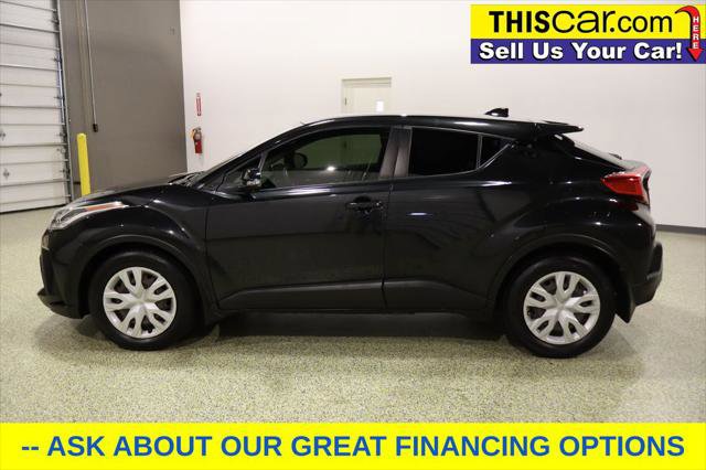 Used 2021 Toyota C-HR LE image 4