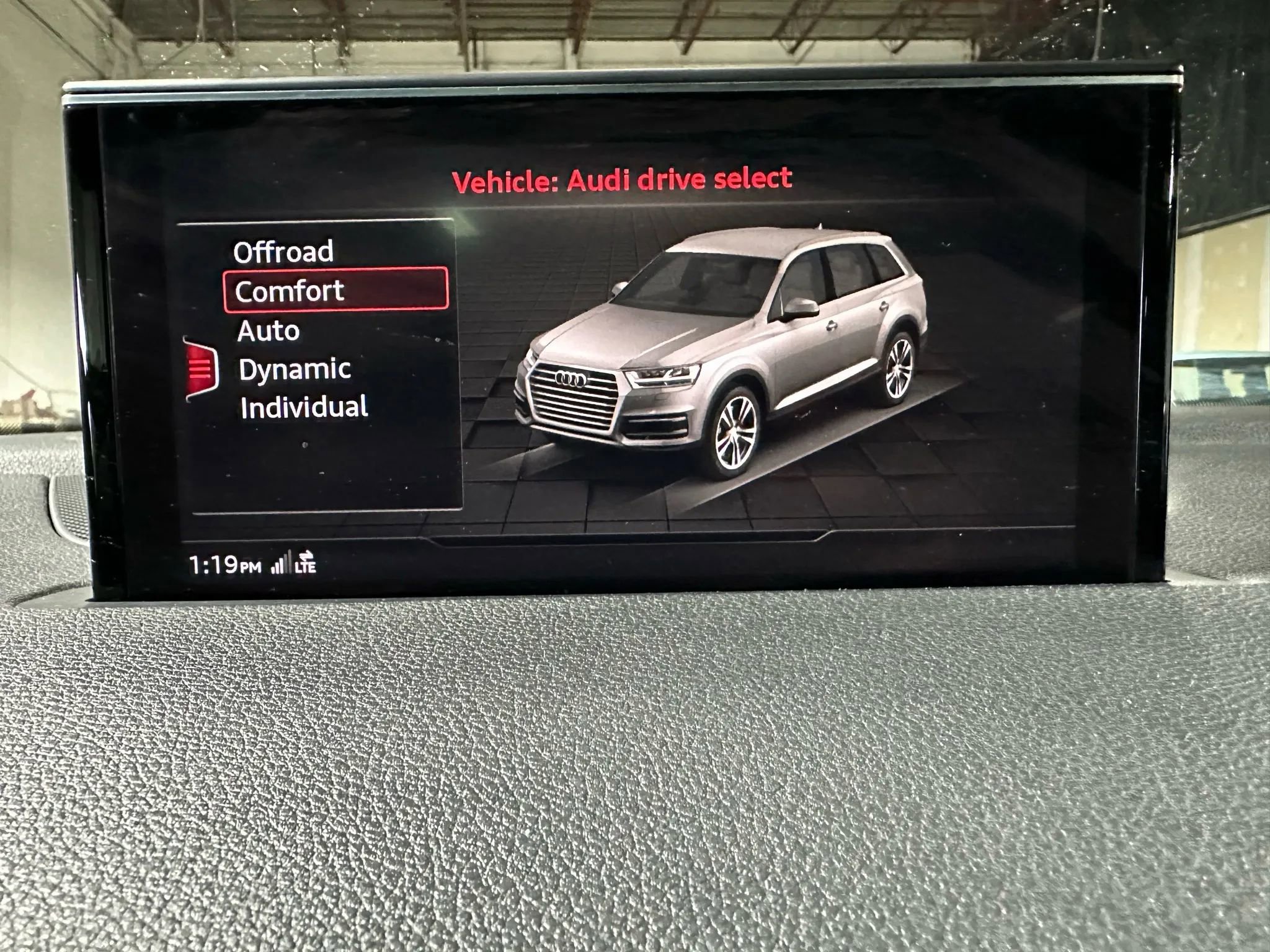 Used 2018 Audi Q7 3.0T Prestige w/ Prestige Package image 23