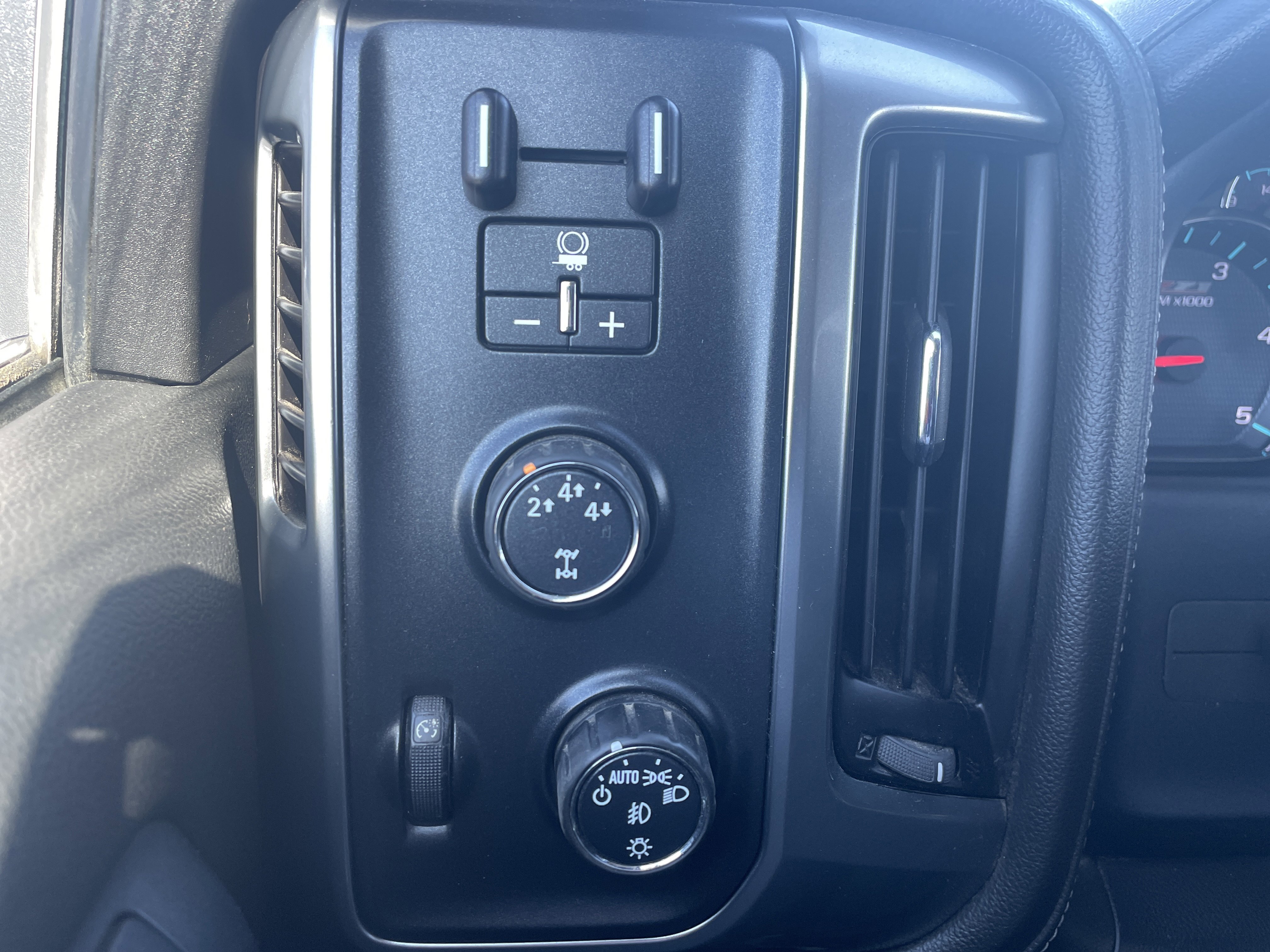 Used 2016 Chevrolet Silverado 2500 LTZ w/ Duramax Plus Package image 41