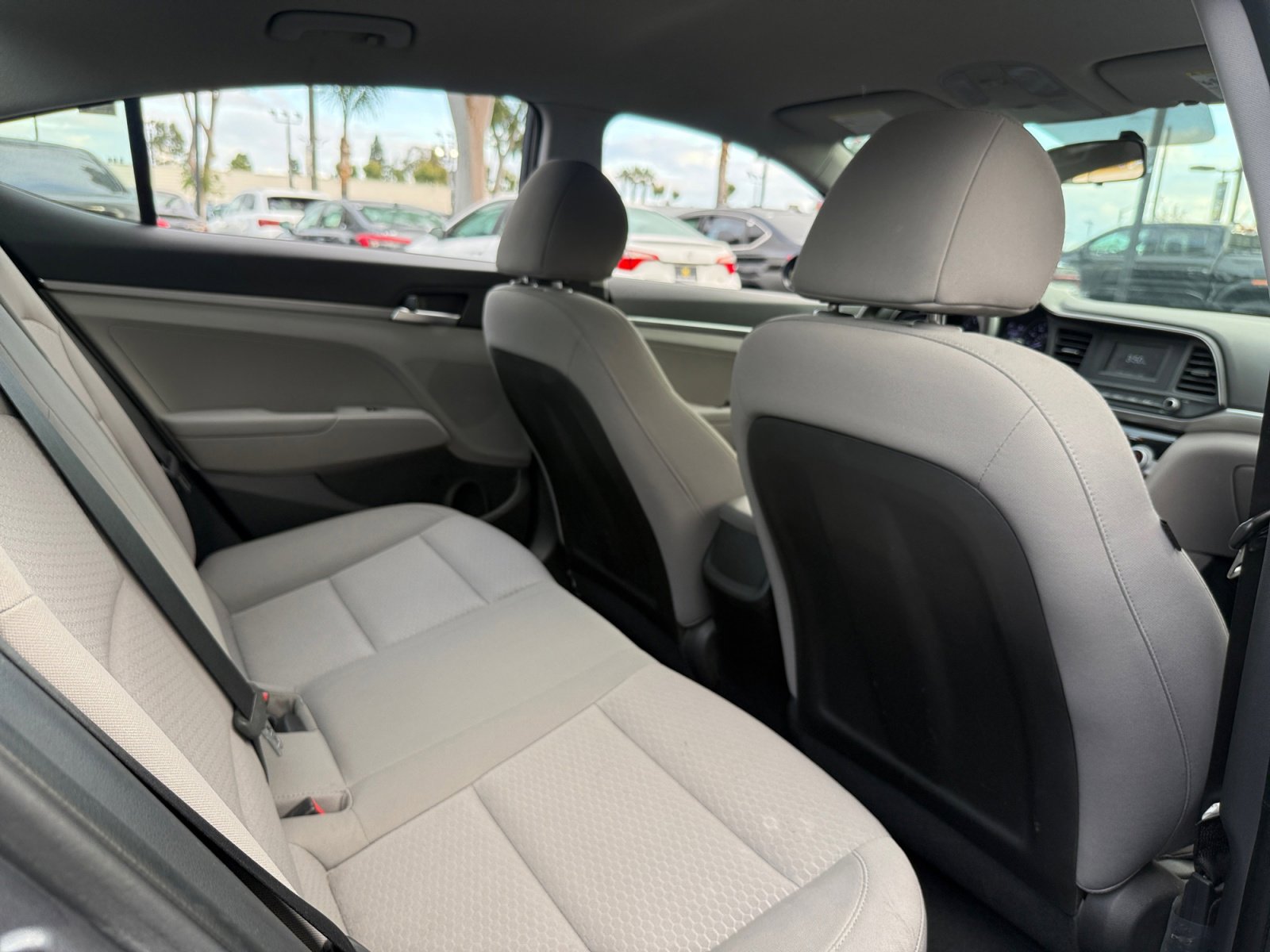 Used 2019 Hyundai Elantra SE image 18