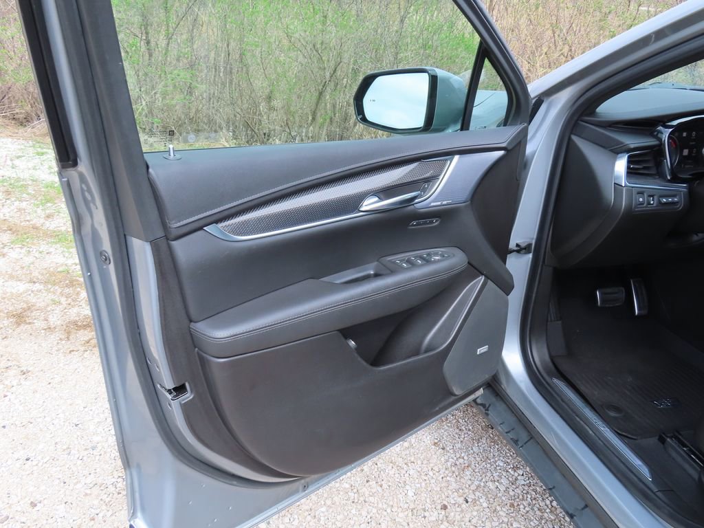 Certified 2024 Cadillac XT5 Sportv w/ Technology Package image 26