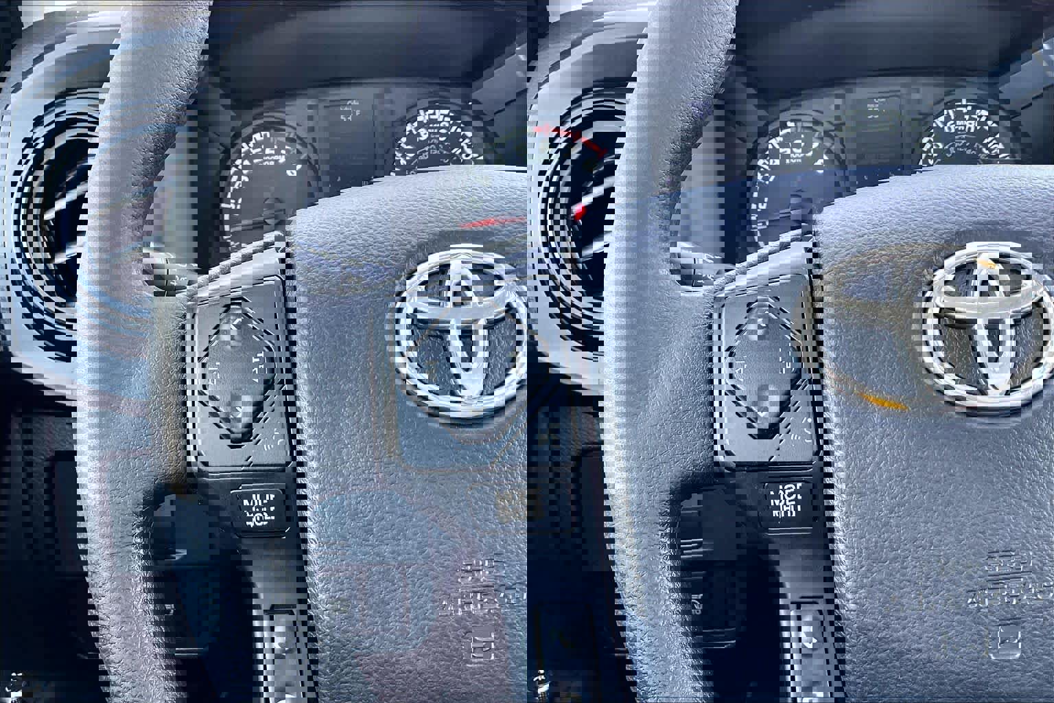 Used 2018 Toyota Tacoma SR image 21