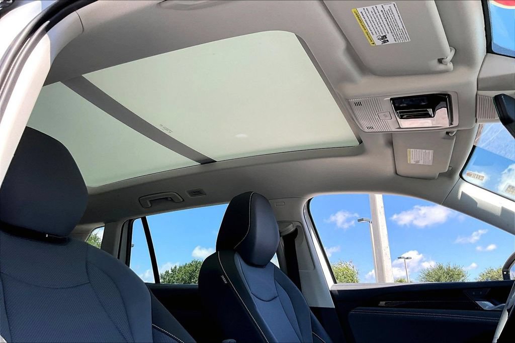 Certified 2026 Volkswagen Tiguan SE w/ Panoramic Sunroof Package FWD image 22