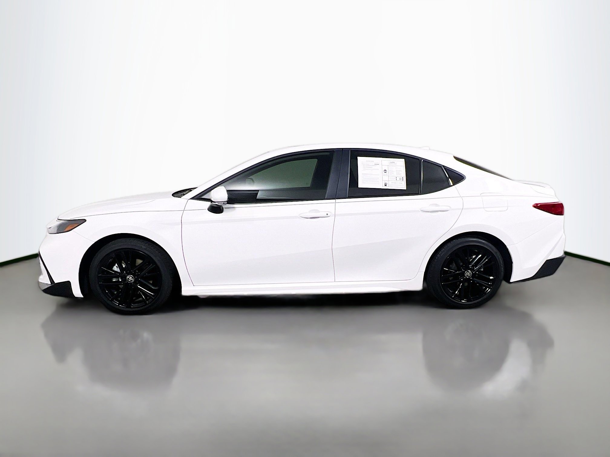 Used 2026 Toyota Camry SE w/ Multimedia Upgrade Package FWD image 9