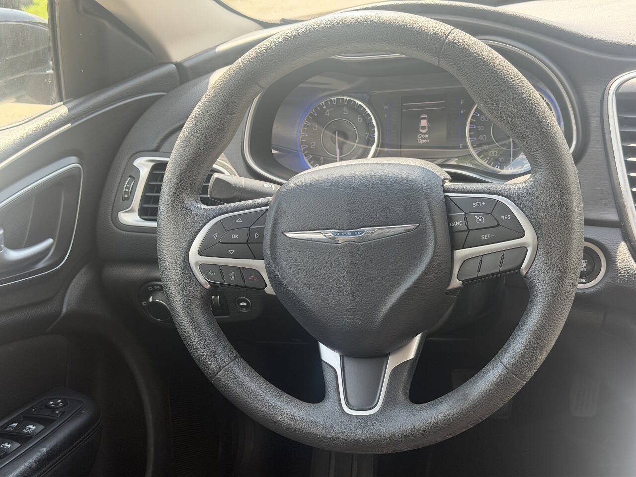 Used 2015 Chrysler 200 Limited FWD image 15
