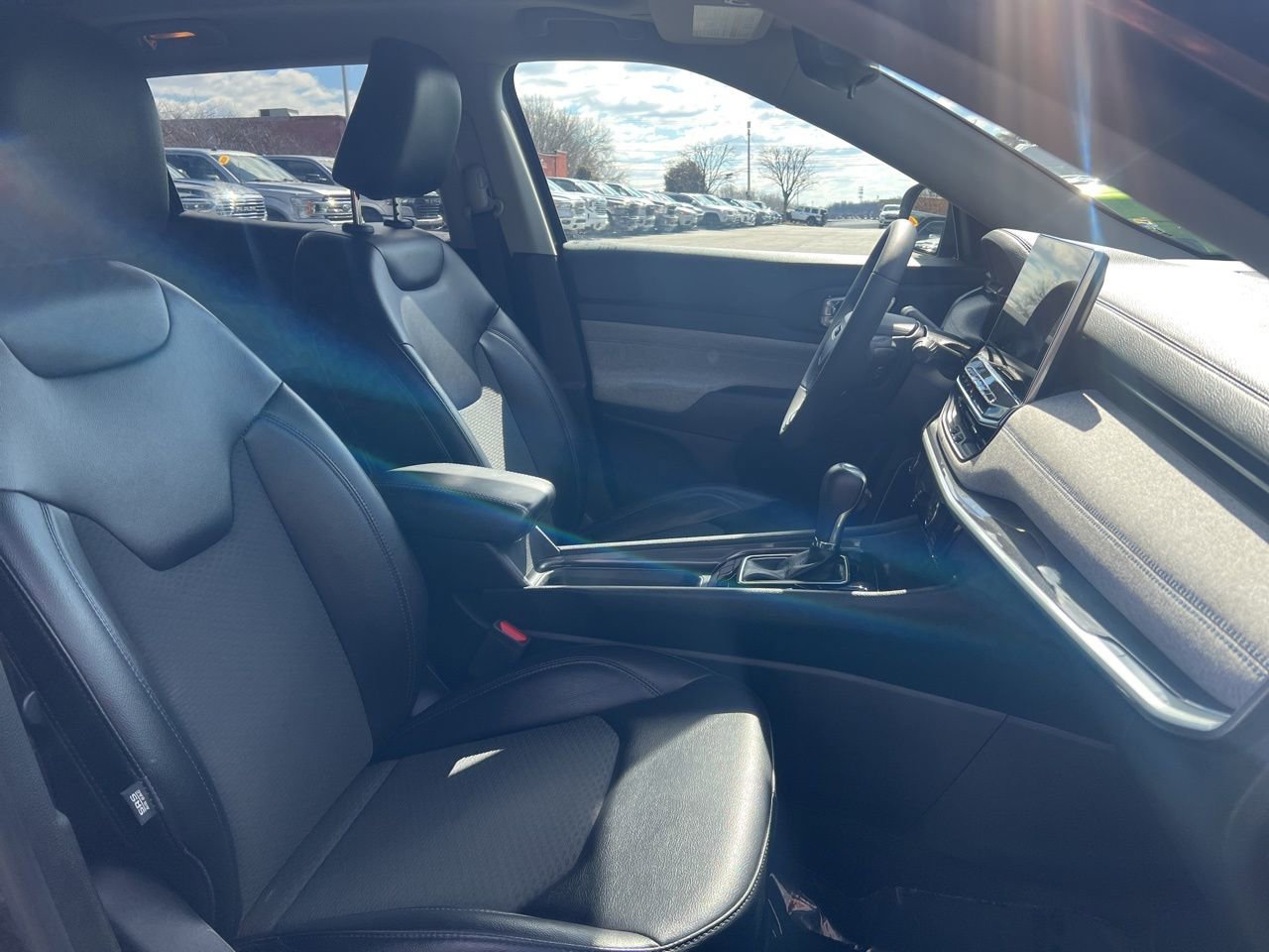 Used 2022 Jeep Compass Latitude w/ Sun and Sound Group image 25