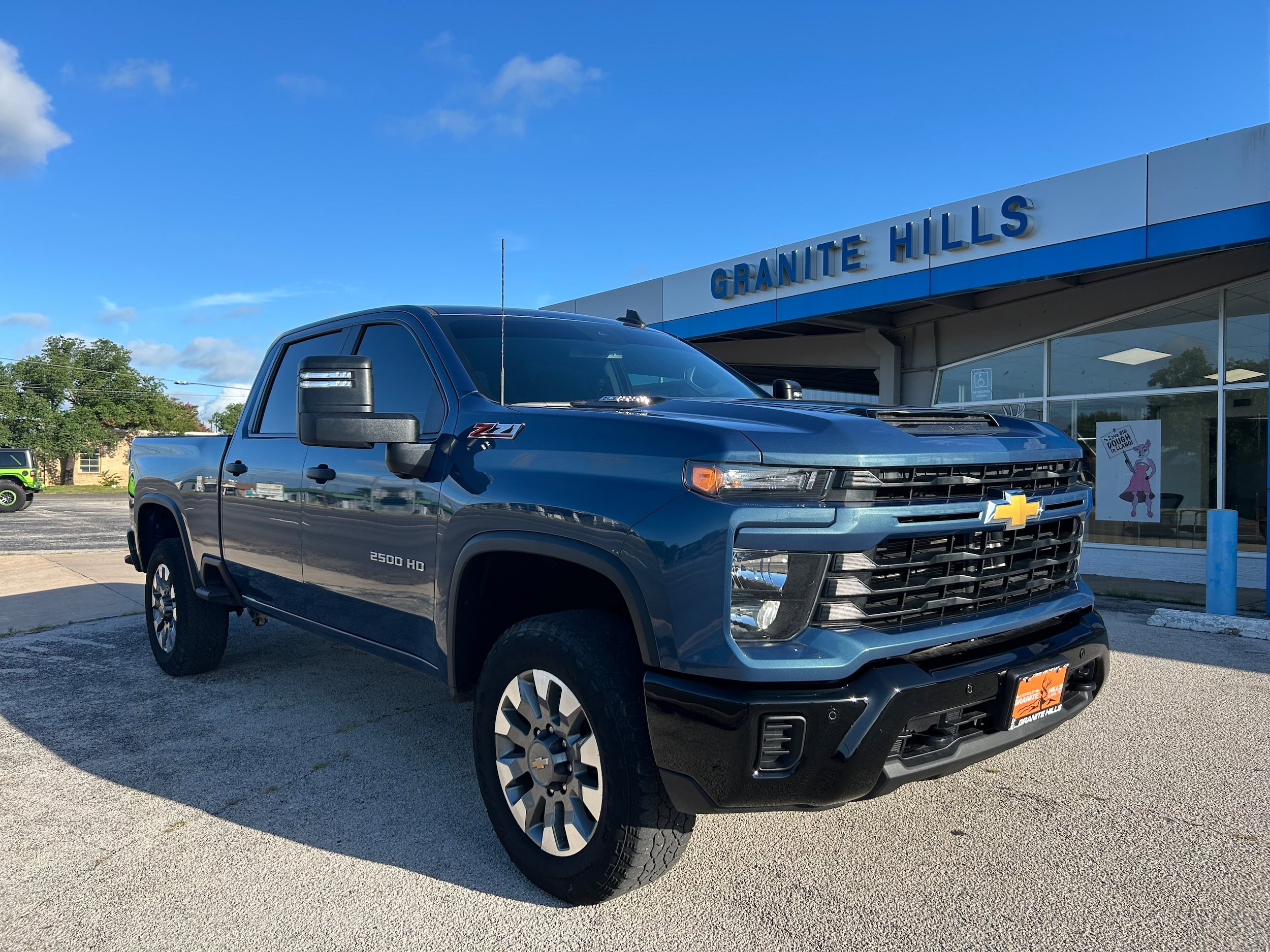 Used 2025 Chevrolet Silverado 2500 Custom w/ Custom Value Package AWD/4WD image 1