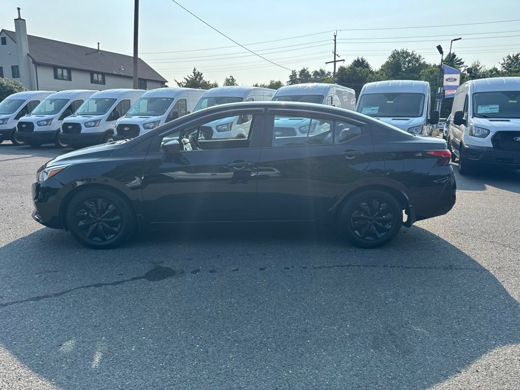 Used 2021 Nissan Versa S FWD image 2