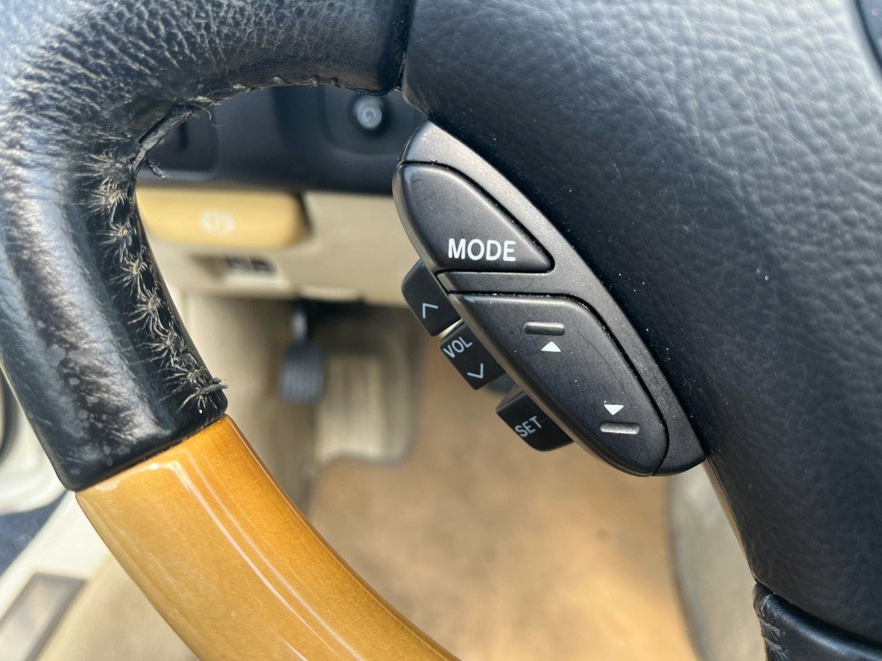 Used 2005 Lexus SC 430 Convertible image 34