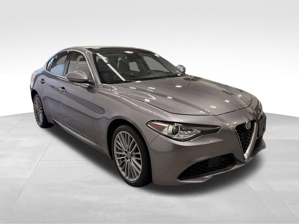 Used 2019 Alfa Romeo Giulia Ti w/ Quick Order Package 22X Lusso AWD/4WD image 7