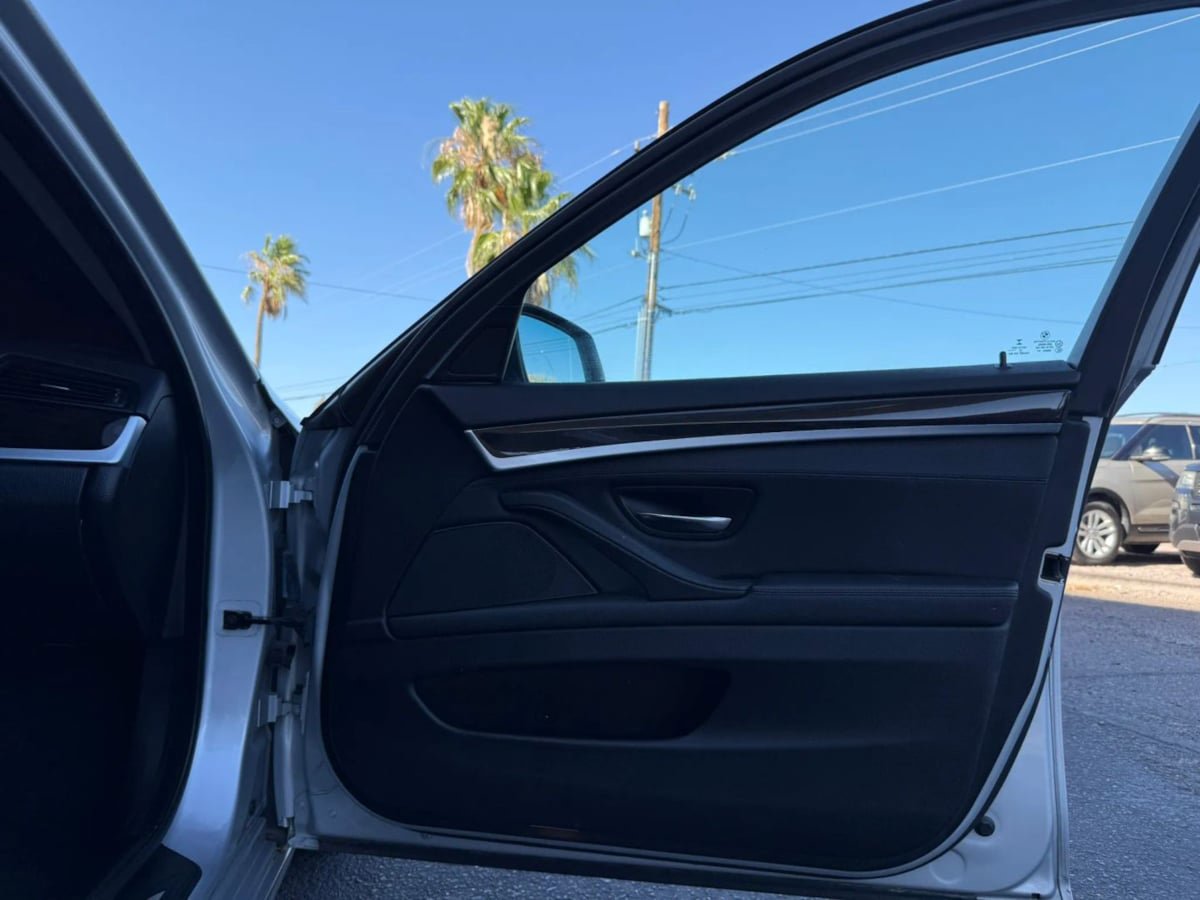 Used 2015 BMW 528i Sedan RWD image 32