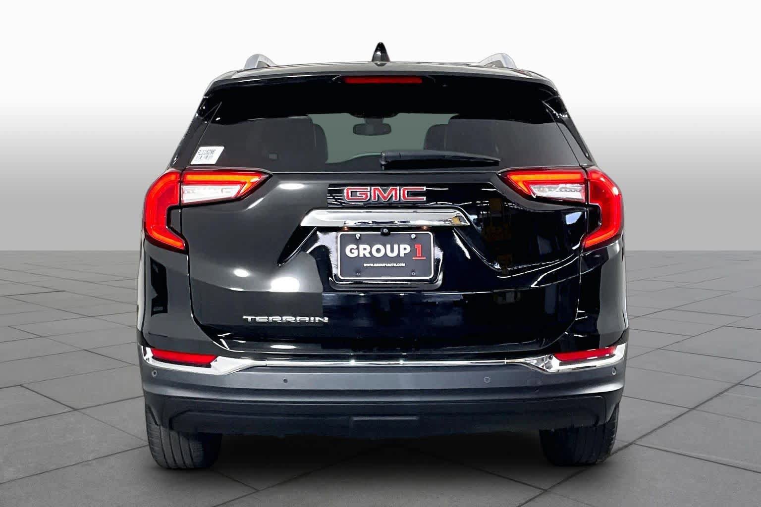 Used 2024 GMC Terrain SLT image 5