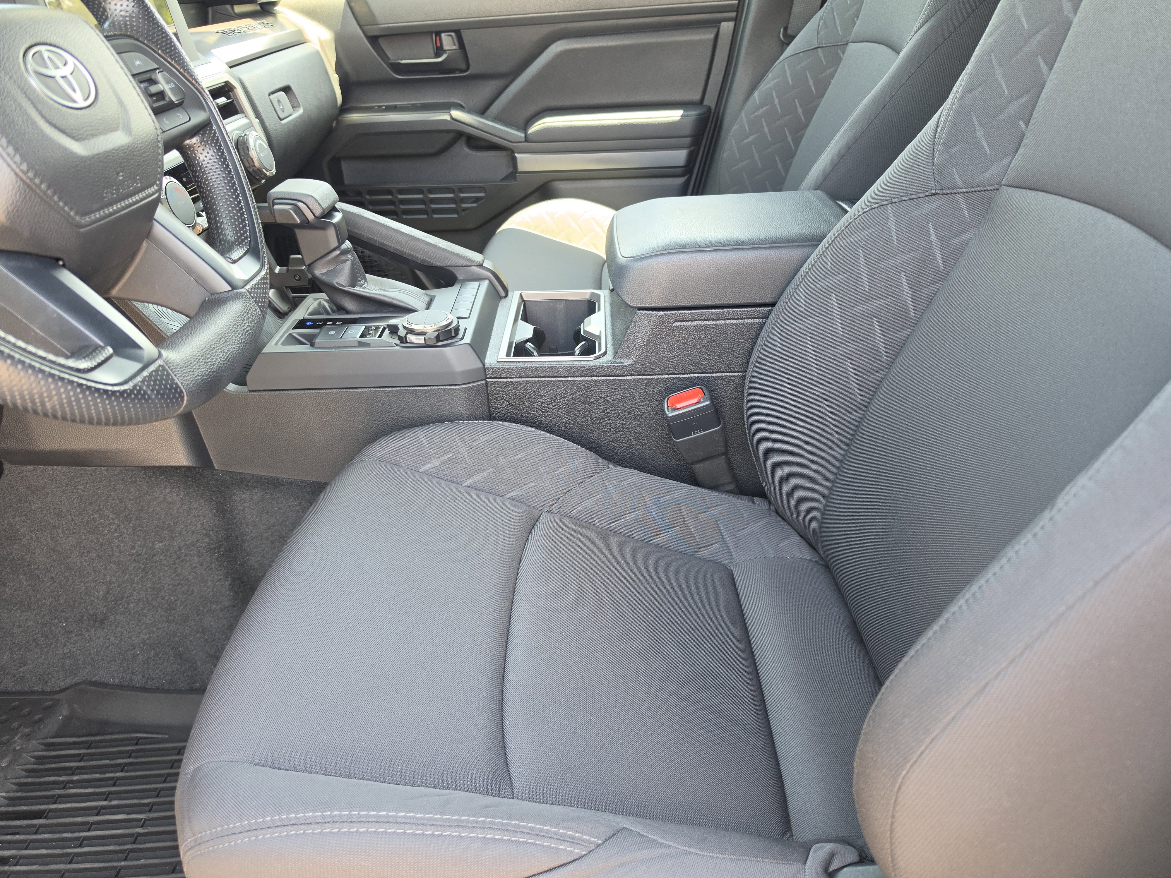 Certified 2025 Toyota Tacoma SR5 AWD/4WD image 9