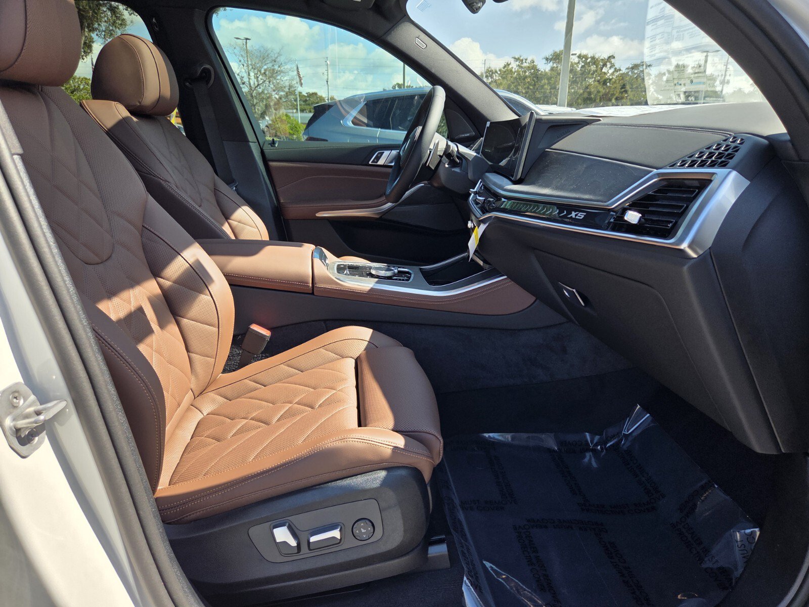 New 2026 BMW X5 xDrive50e w/ M Sport Package AWD/4WD image 17