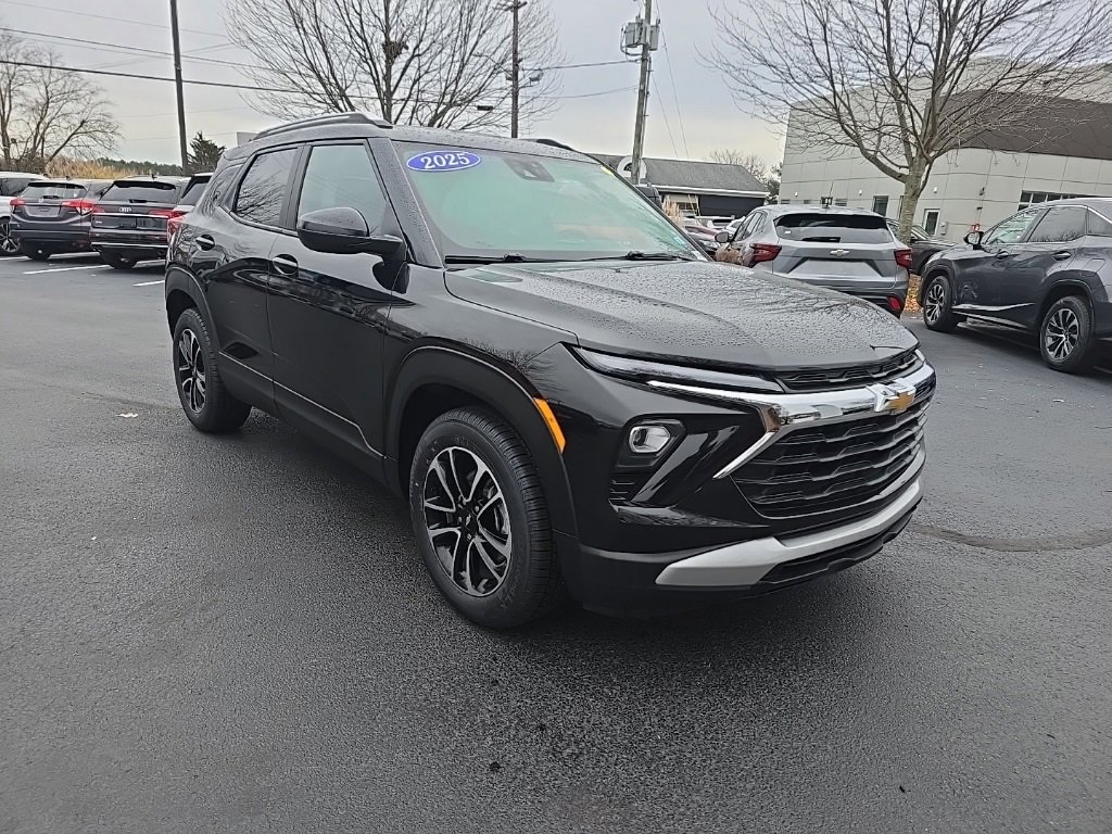 Used 2025 Chevrolet TrailBlazer LT w/ Driver Confidence Package image 10