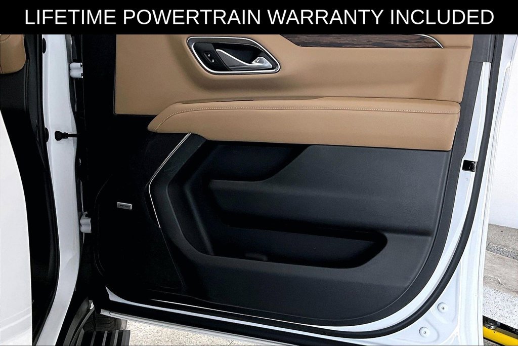 Used 2023 Chevrolet Tahoe Premier AWD/4WD image 23