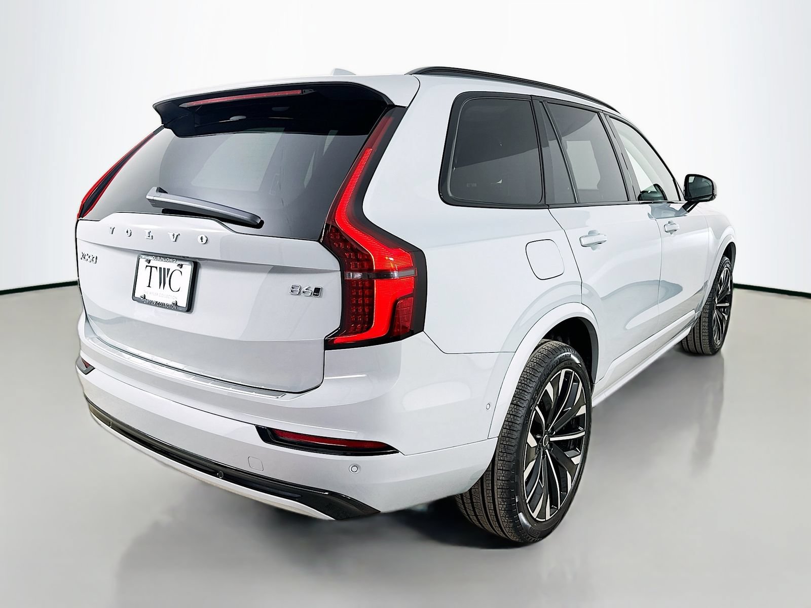 New 2026 Volvo XC90 B6 Ultra w/ Protection Package Premier AWD/4WD image 5