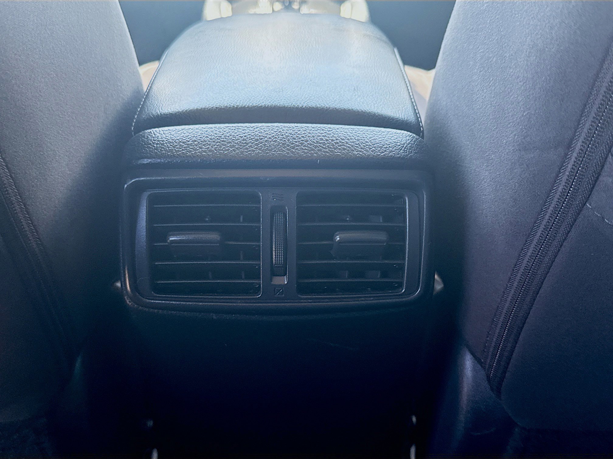 Used 2015 Nissan Rogue SV w/ SV Premium Package image 23