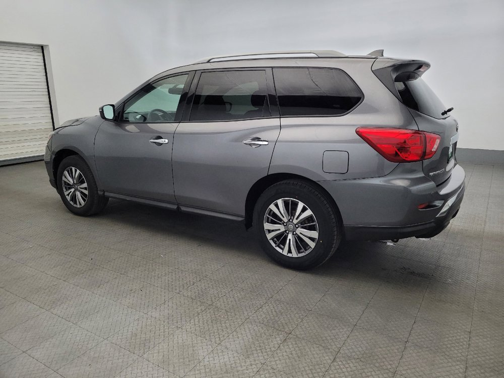 Used 2020 Nissan Pathfinder SV image 3