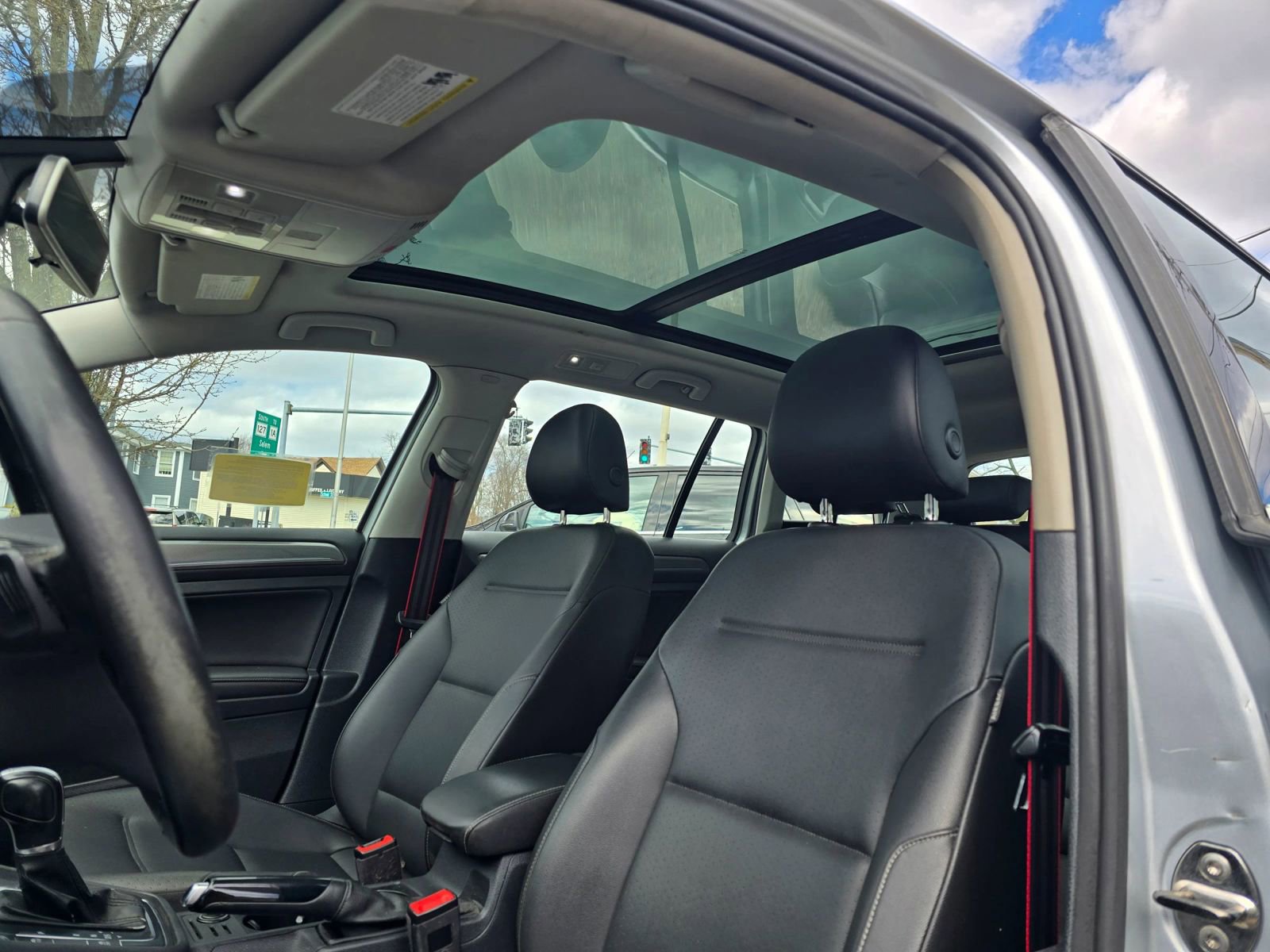 Used 2017 Volkswagen Golf Alltrack SEL image 9