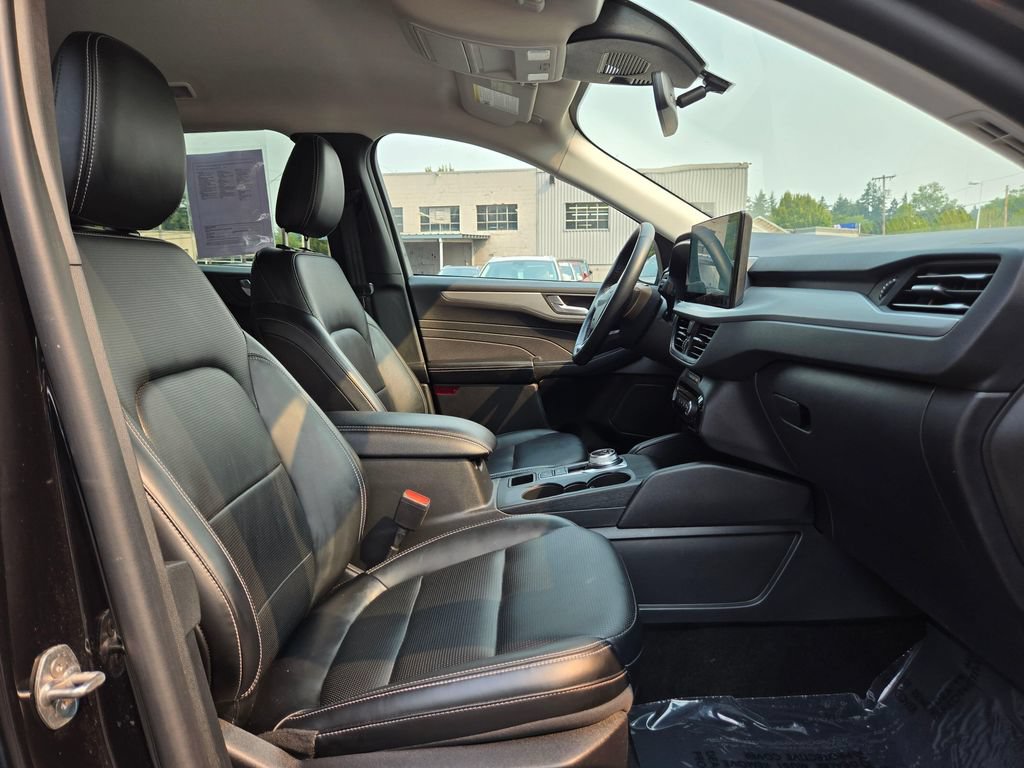 Used 2025 Ford Escape Platinum AWD/4WD image 11