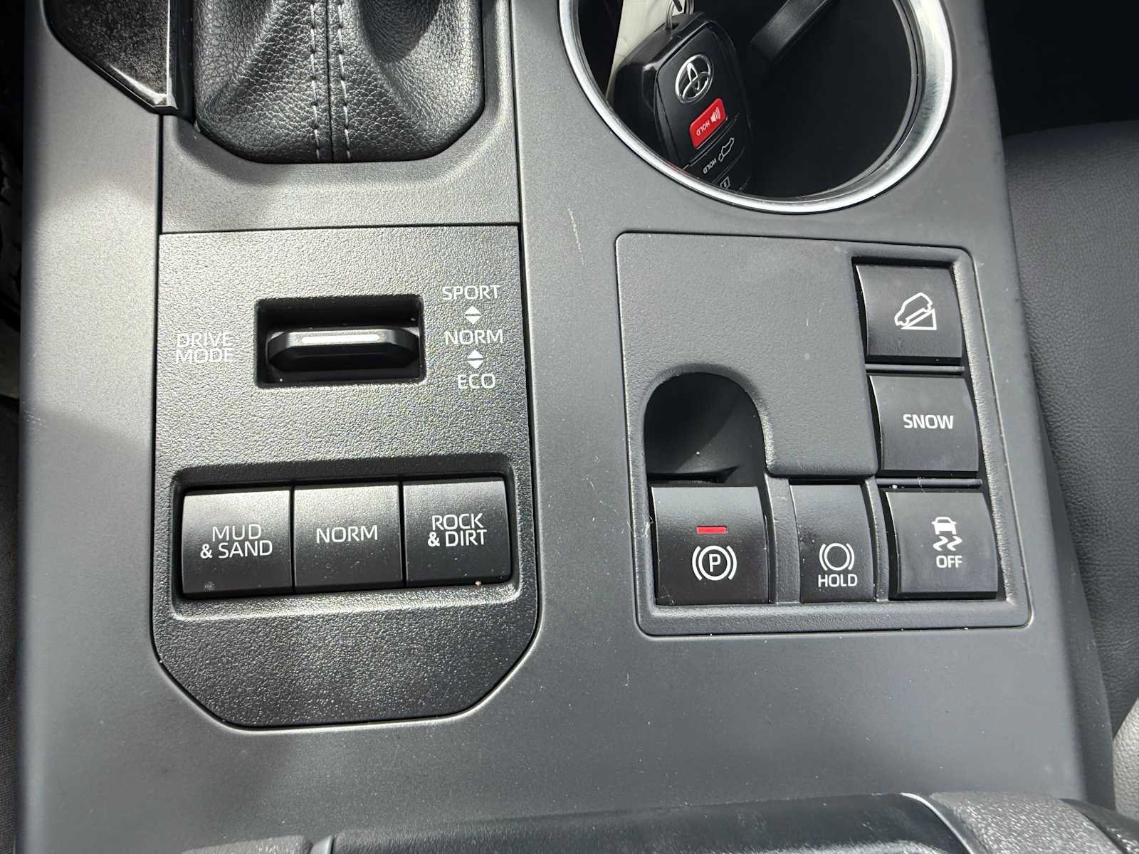 Certified 2025 Toyota Highlander XLE AWD/4WD image 32