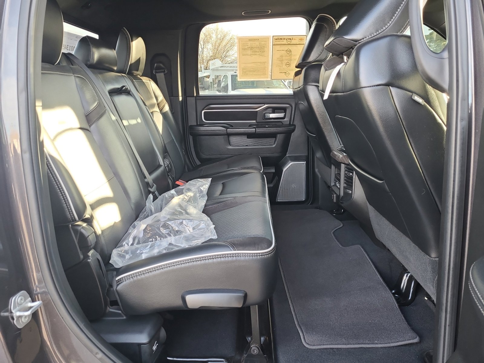 Used 2025 RAM 3500 Laramie image 28