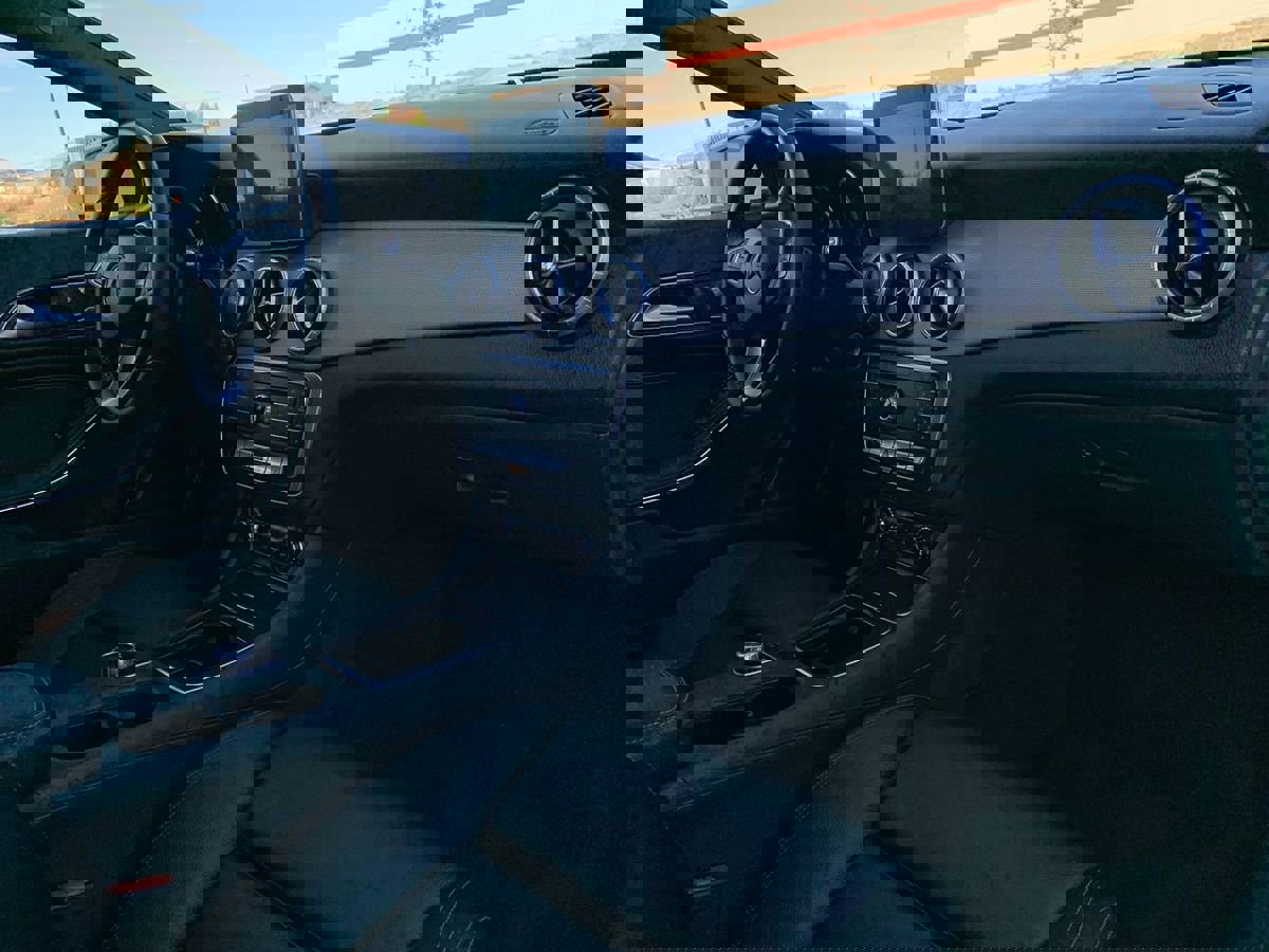 Used 2018 Mercedes-Benz CLA 250 4MATIC image 30